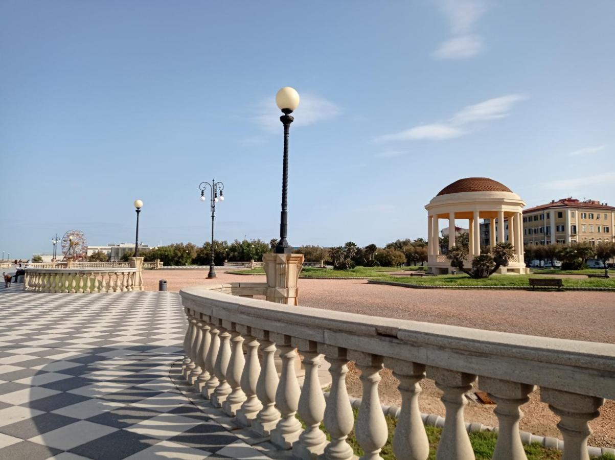 Appartamento Con Incantevole Vista Mare リヴォルノ エクステリア 写真